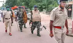 रामनवमी को लेकर 14 जनपदों में भारी तनाव- सरकार अलर्ट- फोर्स तैनात रामनवमी को लेकर 14 जनपदों में भारी तनाव- सरकार अलर्ट- फोर्स तैनात