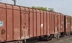 ट्रेन पलटने की साजिश लोको पायलट ने की नाकाम- ट्रैक पर डाला लोहे का... ट्रेन पलटने की साजिश लोको पायलट ने की नाकाम- ट्रैक पर डाला लोहे का...