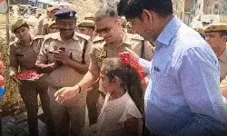 संभल की सत्यव्रत चौकी का कन्या ने फीता काटकर किया शुभारंभ संभल की सत्यव्रत चौकी का कन्या ने फीता काटकर किया शुभारंभ