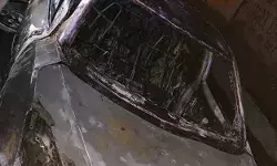 फ्लावर के ऊपर कार में लगी आग में जिंदा जल गया बिजनेसमैन फ्लावर के ऊपर कार में लगी आग में जिंदा जल गया बिजनेसमैन