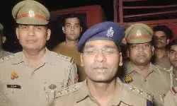 6 ट्रांसफार्मर चोर अरेस्ट- मुठभेड़ में तीन को लगी गोली- लाखों की.... 6 ट्रांसफार्मर चोर अरेस्ट- मुठभेड़ में तीन को लगी गोली- लाखों की....