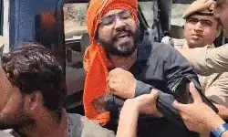 सपा मुखिया को क्षत्रिय महासभा ने दिखाएं काले झंडे- जमकर की नारेबाजी सपा मुखिया को क्षत्रिय महासभा ने दिखाएं काले झंडे- जमकर की नारेबाजी