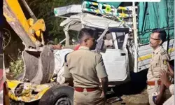 हाईवे पर हादसा- सरकारी बस और कार आपस में भिडी- चली गई चार की जान