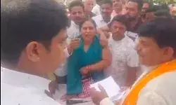 प्रभारी मंत्री की मौजूदगी में हंगामा- भाजपाइयों ने DSO पे लगायें....