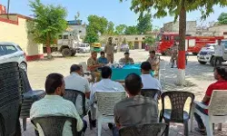 थाने पर बैठकर कप्तान ने सुनी लोगों की समस्याएं- दिये आदेश थाने पर बैठकर कप्तान ने सुनी लोगों की समस्याएं- दिये आदेश