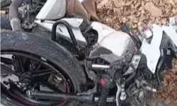 NH 58 पर हादसा- तेज रफ्तार गाड़ी की टक्कर से गोले में तब्दील हुई बाइक NH 58 पर हादसा- तेज रफ्तार गाड़ी की टक्कर से गोले में तब्दील हुई बाइक