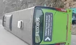 चंडीगढ़ मनाली हाईवे पर हादसा- पहाड़ी से टकराकर वोल्वो बस पलटी चंडीगढ़ मनाली हाईवे पर हादसा- पहाड़ी से टकराकर वोल्वो बस पलटी