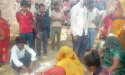 मकान निर्माण के दौरान हादसा- हाईटेंशन लाइन से टकराया सरिया मकान निर्माण के दौरान हादसा- हाईटेंशन लाइन से टकराया सरिया