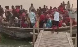 वक्फ कानून पर हिंसा-500 लोगों ने पलायन कर स्कूल में ली शरण