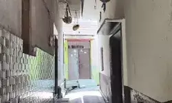 शादी में गए परिवार का चोरों ने खंगाल डाला घर- दिनदहाड़े चोरी की.....