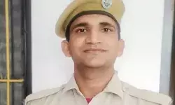 शिद्दत के साथ पुलिसकर्मियों को करोड़पति बनाने में लगा कांस्टेबल सस्पेंड शिद्दत के साथ पुलिसकर्मियों को करोड़पति बनाने में लगा कांस्टेबल सस्पेंड