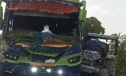 ओवरटेक कर रही बस ने सामने से आ रहे टेंपो में मारी टक्कर- भीतर बैठे.. ओवरटेक कर रही बस ने सामने से आ रहे टेंपो में मारी टक्कर- भीतर बैठे..