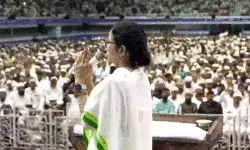 बोली ममता बनर्जी- मुर्शिदाबाद हिंसा के लिए केंद्र जिम्मेदार बोली ममता बनर्जी- मुर्शिदाबाद हिंसा के लिए केंद्र जिम्मेदार