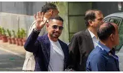 गुरुग्राम लैंड स्कैम- रॉबर्ट वाड्रा से तीसरे दिन भी ED कर रही पूछताछ गुरुग्राम लैंड स्कैम- रॉबर्ट वाड्रा से तीसरे दिन भी ED कर रही पूछताछ