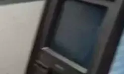 सफर में पैसे की टेंशन खत्म- ट्रैक पर दौड़ी देश की पहली ATM वाली ट्रेन सफर में पैसे की टेंशन खत्म- ट्रैक पर दौड़ी देश की पहली ATM वाली ट्रेन