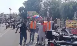 ममता बनर्जी का पुतला फूंकते समय अंगवस्त्र में लगी आग- मची अफरातफरी ममता बनर्जी का पुतला फूंकते समय अंगवस्त्र में लगी आग- मची अफरातफरी