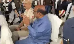 ममता की बात को दरकिनार कर राज्यपाल मुर्शिदाबाद के लिए रवाना हुए ममता की बात को दरकिनार कर राज्यपाल मुर्शिदाबाद के लिए रवाना हुए