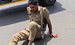 नशे में टल्ली सिपाही ने खूब लिया मजा- राईफल टांगें जमीन पर गिरा