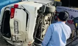 श्रीनगर जा रही कार सड़क पर पलटी- दो लोगों की मौत- चार गंभीर श्रीनगर जा रही कार सड़क पर पलटी- दो लोगों की मौत- चार गंभीर