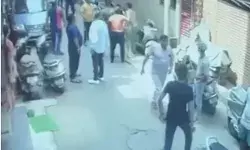 रंगदारी नहीं देने पर 67 वर्षीय व्यक्ति की घर के पास पीट पीट कर हत्या रंगदारी नहीं देने पर 67 वर्षीय व्यक्ति की घर के पास पीट पीट कर हत्या