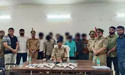 हथियारों के सौदागर लगे हाथ- डील के लिए हुए थे इकट्ठा- पिस्टल के.... हथियारों के सौदागर लगे हाथ- डील के लिए हुए थे इकट्ठा- पिस्टल के....