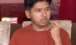 स्टूडेंट को जनेऊ पहनने से रोकने पर कॉलेज प्रिंसिपल एवं स्टाफ मेंबर.... स्टूडेंट को जनेऊ पहनने से रोकने पर कॉलेज प्रिंसिपल एवं स्टाफ मेंबर....