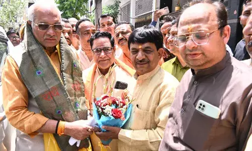 मंत्री कपिल के आवास पर पहुंचे कैबिनेट मंत्री धर्मपाल का जोरदार स्वागत