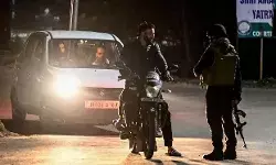 आतंकी हमले के बाद भारत की हलचल से पाक के चेहरे पर उडी हवाइयां आतंकी हमले के बाद भारत की हलचल से पाक के चेहरे पर उडी हवाइयां