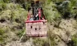 रोमांचकारी सफर पर निकले पर्यटक की मौत- हॉट एयर बैलून से गिरा नीचे