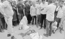 दिनदहाड़े BSP नेता की गोली मारकर हत्या- गुस्साई भीड़ ने पुलिस से... दिनदहाड़े BSP नेता की गोली मारकर हत्या- गुस्साई भीड़ ने पुलिस से...