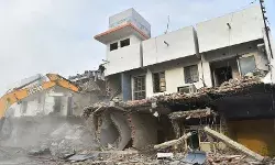 सत्ता की हनक नहीं आई काम- बीजेपी नेता के मार्केट पर गरजा बुलडोजर