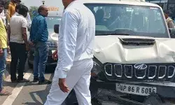 सपा सांसद रामजीलाल के काफिले पर हमला- कई गाड़ियां क्षतिग्रस्त सपा सांसद रामजीलाल के काफिले पर हमला- कई गाड़ियां क्षतिग्रस्त