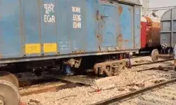 फिर हुआ ट्रेन हादसा- स्टेशन पर डिरेल हुई मालगाड़ी- हड़कंप के बीच.... फिर हुआ ट्रेन हादसा- स्टेशन पर डिरेल हुई मालगाड़ी- हड़कंप के बीच....