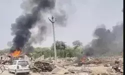 चोरी और सीनाजोरी- अतिक्रमण नहीं करने देने पर पुलिस पर पथराव-फूंके ठेलें चोरी और सीनाजोरी- अतिक्रमण नहीं करने देने पर पुलिस पर पथराव-फूंके ठेलें