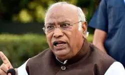 खड़गे ने PM को चिट्ठी- पहलगाम हमले पर चर्चा को बुलाये संसद का सत्र खड़गे ने PM को चिट्ठी- पहलगाम हमले पर चर्चा को बुलाये संसद का सत्र