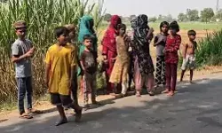 सड़क पार कर रहा बालक RLD विधायक की गाड़ी की चपेट में आया सड़क पार कर रहा बालक RLD विधायक की गाड़ी की चपेट में आया