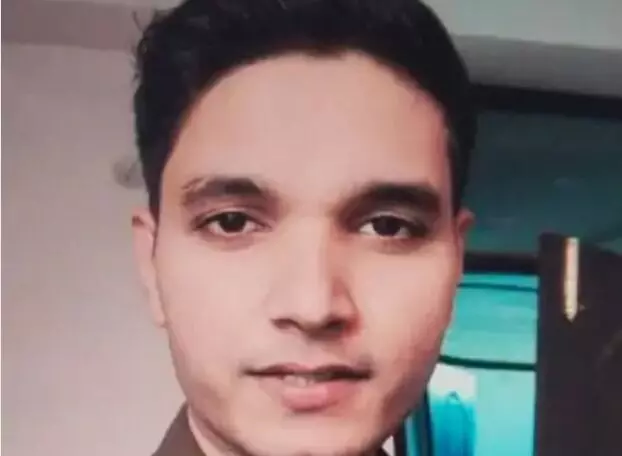 रिश्वत लेते पकड़े गए दरोगा ने रचा गजब का प्रपंच- सीने पर हाथ रखकर..