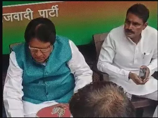 सांसद रामजीलाल सुमन हाउस अरेस्ट- घर के बाहर कई थानों की फोर्स व PAC सांसद रामजीलाल सुमन हाउस अरेस्ट- घर के बाहर कई थानों की फोर्स व PAC