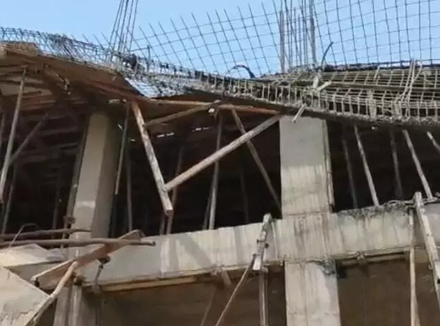 भरभराकर गिरी निर्माणाधीन मॉल की छत- मौके पर चीख पुकार भरभराकर गिरी निर्माणाधीन मॉल की छत- मौके पर चीख पुकार