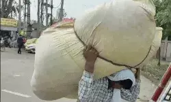 बॉर्डर पर फंसे नागरिकों के लिए पाक ने खोला गेट- वापस लौटे पाक नागरिक बॉर्डर पर फंसे नागरिकों के लिए पाक ने खोला गेट- वापस लौटे पाक नागरिक