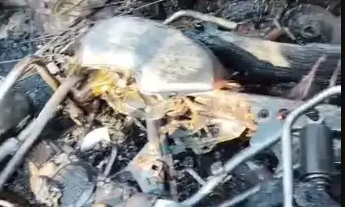 रिश्तेदारी में गए परिवार के मकान में लगी आग- तीन बाइक समेत लाखों का..