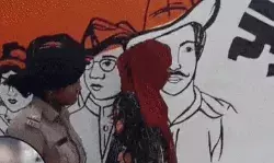 13 साल के छात्र को लेकर भागी टीचर लगी हाथ- बोली मेरे गर्भ में पल रहे.. 13 साल के छात्र को लेकर भागी टीचर लगी हाथ- बोली मेरे गर्भ में पल रहे..