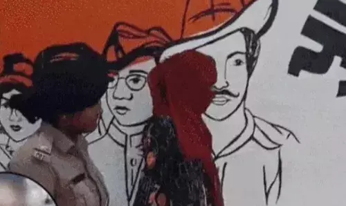 13 साल के छात्र को लेकर भागी टीचर लगी हाथ- बोली मेरे गर्भ में पल रहे..