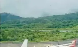 एयरपोर्ट पर बांग्लादेशी मूल के दो अमेरिकी नागरिक किये गिरफ्तार एयरपोर्ट पर बांग्लादेशी मूल के दो अमेरिकी नागरिक किये गिरफ्तार