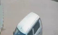 ताजमहल में बिना ड्राइवर चली कार- कई पर्यटकों को पहुंचाया अस्पताल ताजमहल में बिना ड्राइवर चली कार- कई पर्यटकों को पहुंचाया अस्पताल