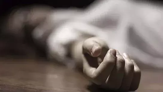 विवाहिता की संदिग्ध मौत, फंदे से लटका मिला शव- परिजनों में कोहराम