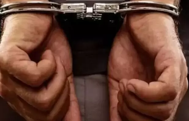 हाइब्रिड गांजा मामला- फिल्म मेकर समीर ताहिर गिरफ्तार हाइब्रिड गांजा मामला- फिल्म मेकर समीर ताहिर गिरफ्तार