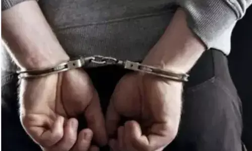 होटल में कारोबारी से 20 करोड़ रुपए के हीरो की लूट- चार गिरफ्तार
