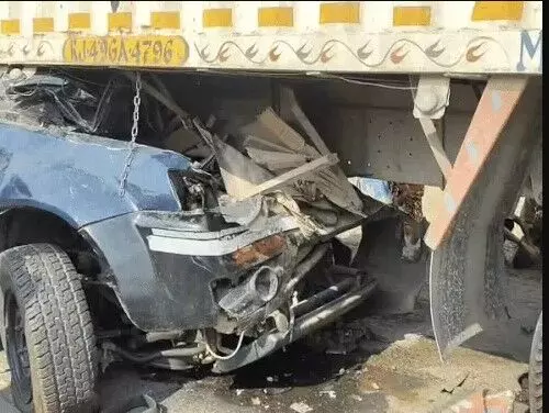 हाईवे पर हादसा-कैंटर में घुसी पुलिस वैन-4 पुलिसकर्मी व 1 मुल्जिम की मौत हाईवे पर हादसा-कैंटर में घुसी पुलिस वैन-4 पुलिसकर्मी व 1 मुल्जिम की मौत
