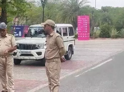 IPL मुकाबले से पहले स्टेडियम को उड़ाने की धमकी- खाली कराया गया स्टेडियम IPL मुकाबले से पहले स्टेडियम को उड़ाने की धमकी- खाली कराया गया स्टेडियम